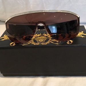VERSACE gorgeous gorgeous beautiful sunglasses